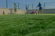 Çim Biçme İşlemi